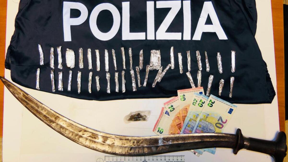 Arrestati due spacciatori a piazza Manin. Sequestrata droga -