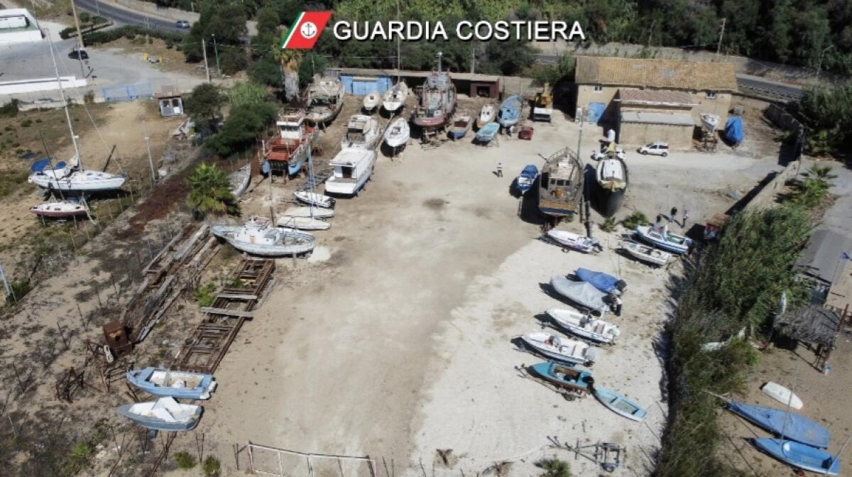 Sequestrato Cantiere Navale privo di concessione demaniale marittima -