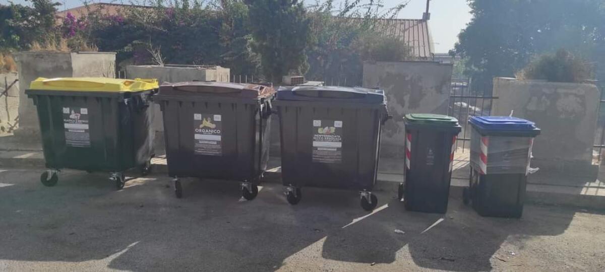 Contenitori per la raccolta differenziata a Spinasanta -