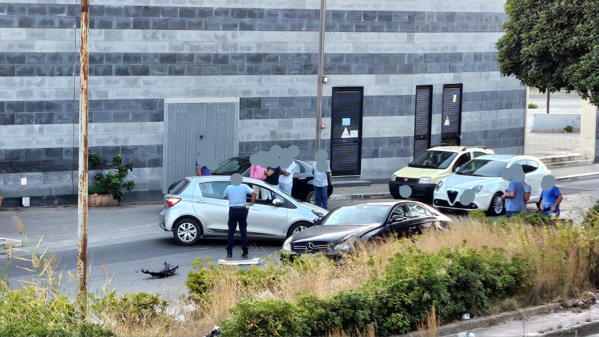 Incidente con feriti in via Falcone - 