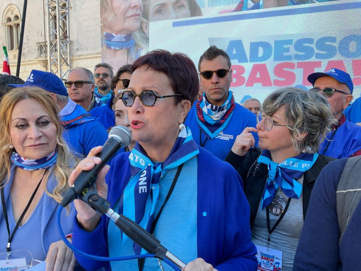 Lionti (Uil) al comizio di Siracusa:&#8221;In Sicilia i più deboli all&#8217;angolo&#8221; - 