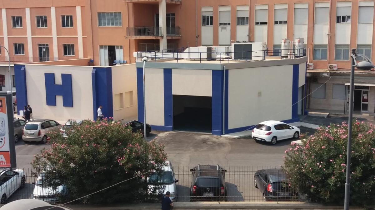 Parcheggi full e niente spazio per le ambulanze: il paradosso tutto gelese - 