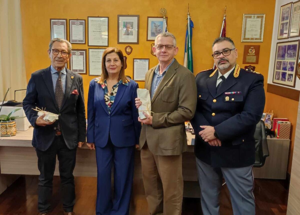 Visita del N.C.I.S. al Questore -