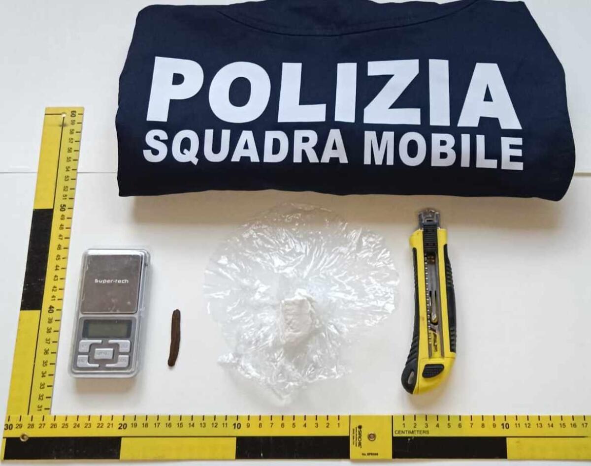 Caltanissetta: 32enne arrestato dalla Polizia per detenzione di cocaina - 