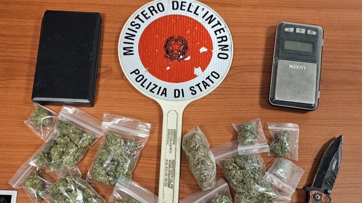 Droga in casa, padre e figlio arrestati a Caltagirone - 