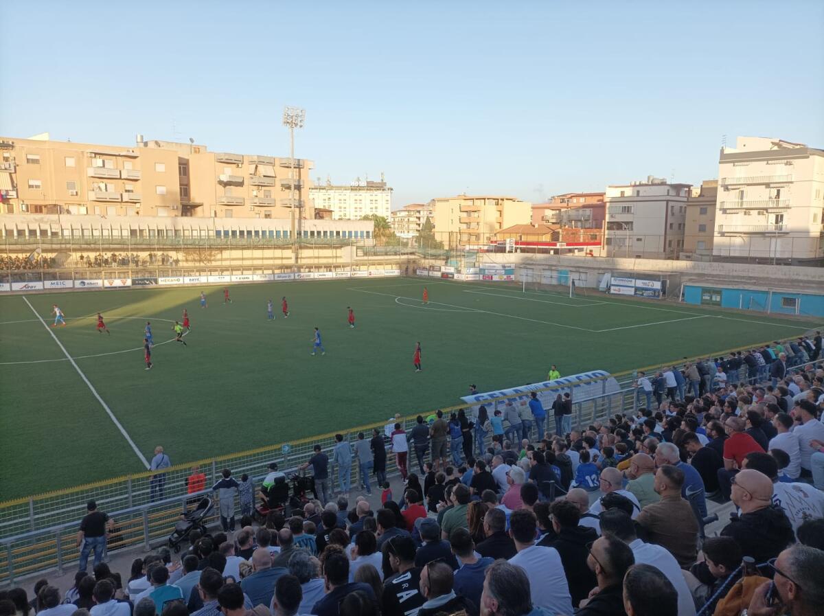 Gela timido, Modica spietato: la capolista vince 0-3 al “Presti” - 
