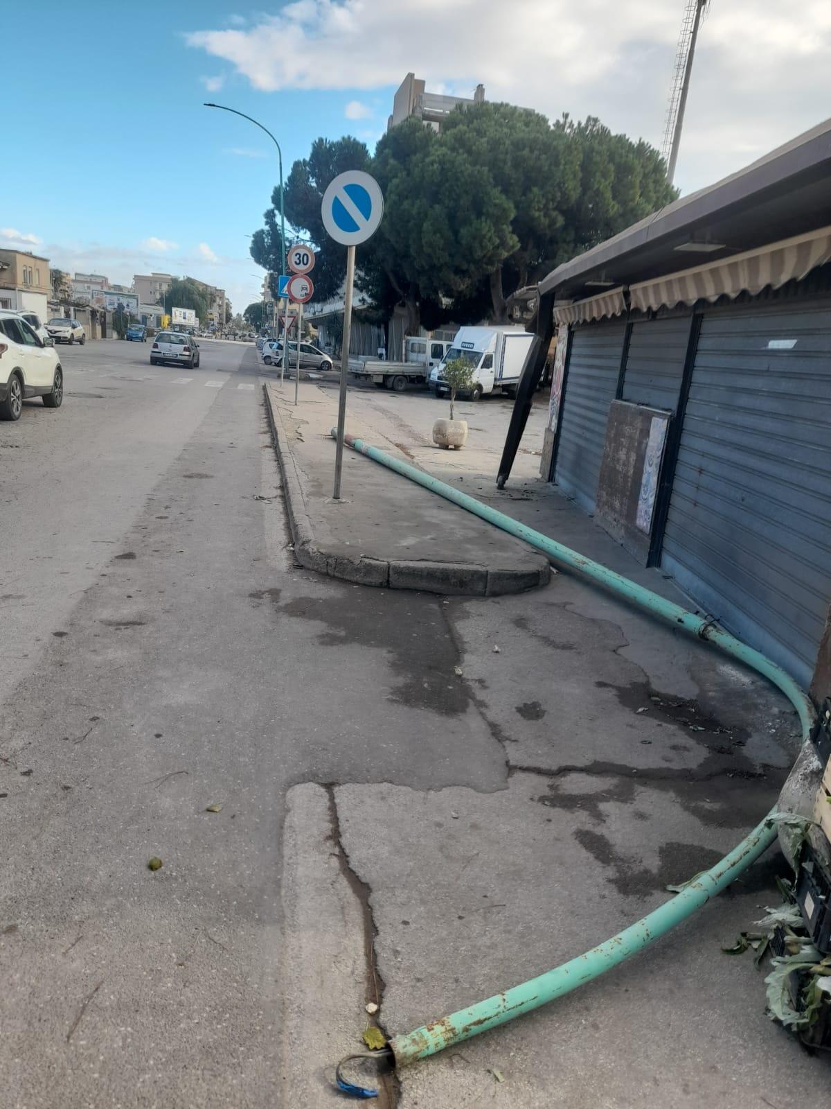 Palo cade in via Venezia - 