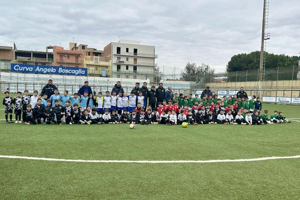 Christmas Cup per le scuole calcio, entusiasmo al “Vincenzo Presti” -