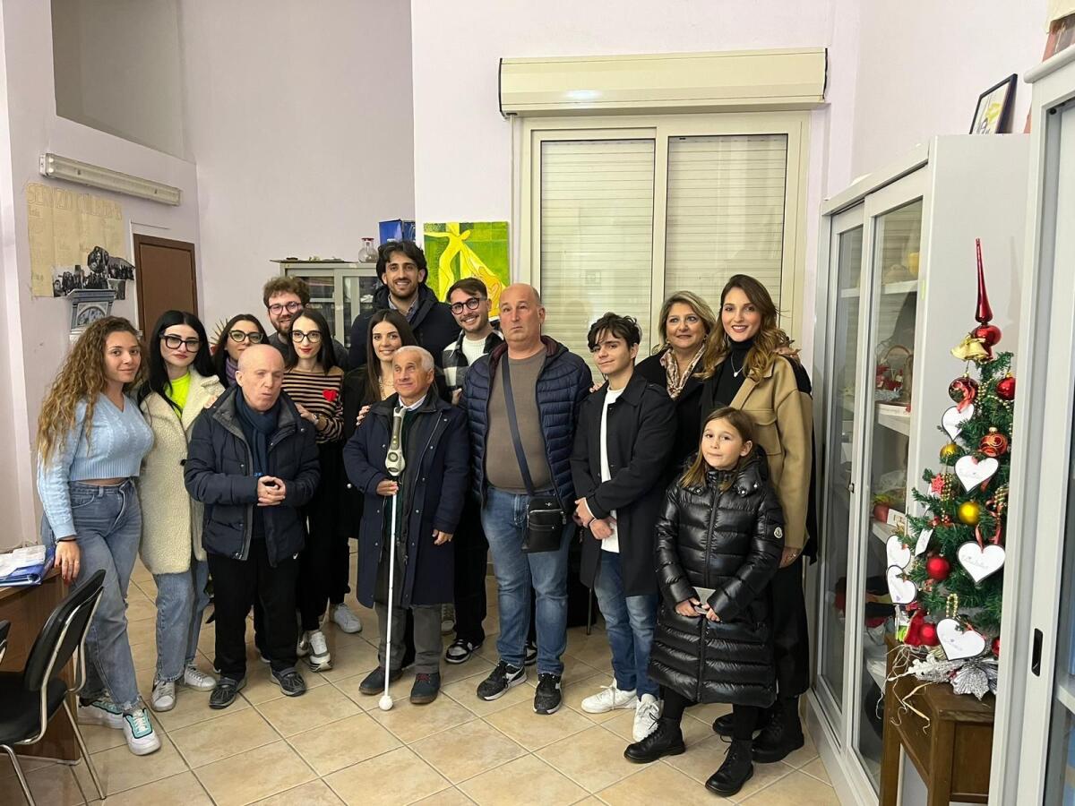 Leo club, donato un Bastone elettronico all’Unione italiana ciechi -