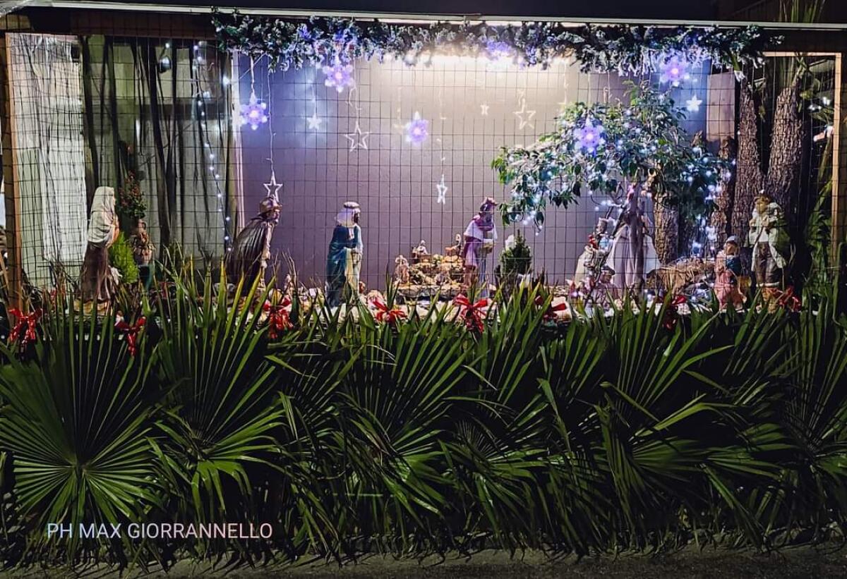 Tre famiglie di San Giacomo hanno allestito un Presepe - 