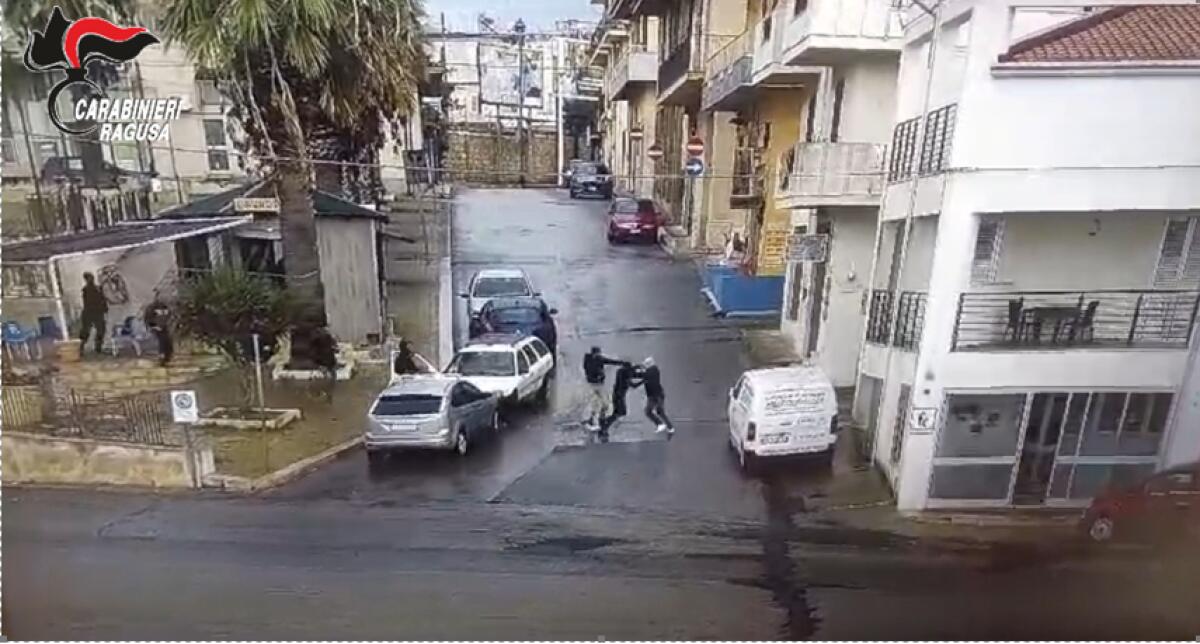 Rissa in centro: denunciati tre tunisini - 