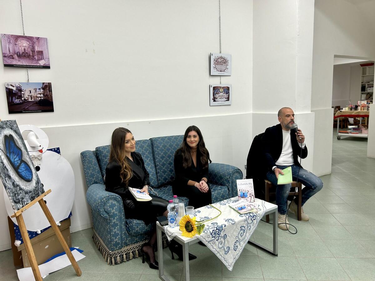 Dalla sofferenza alla rinascita: Giulia Orlando presenta il suo libro “La farfalla blu” - 