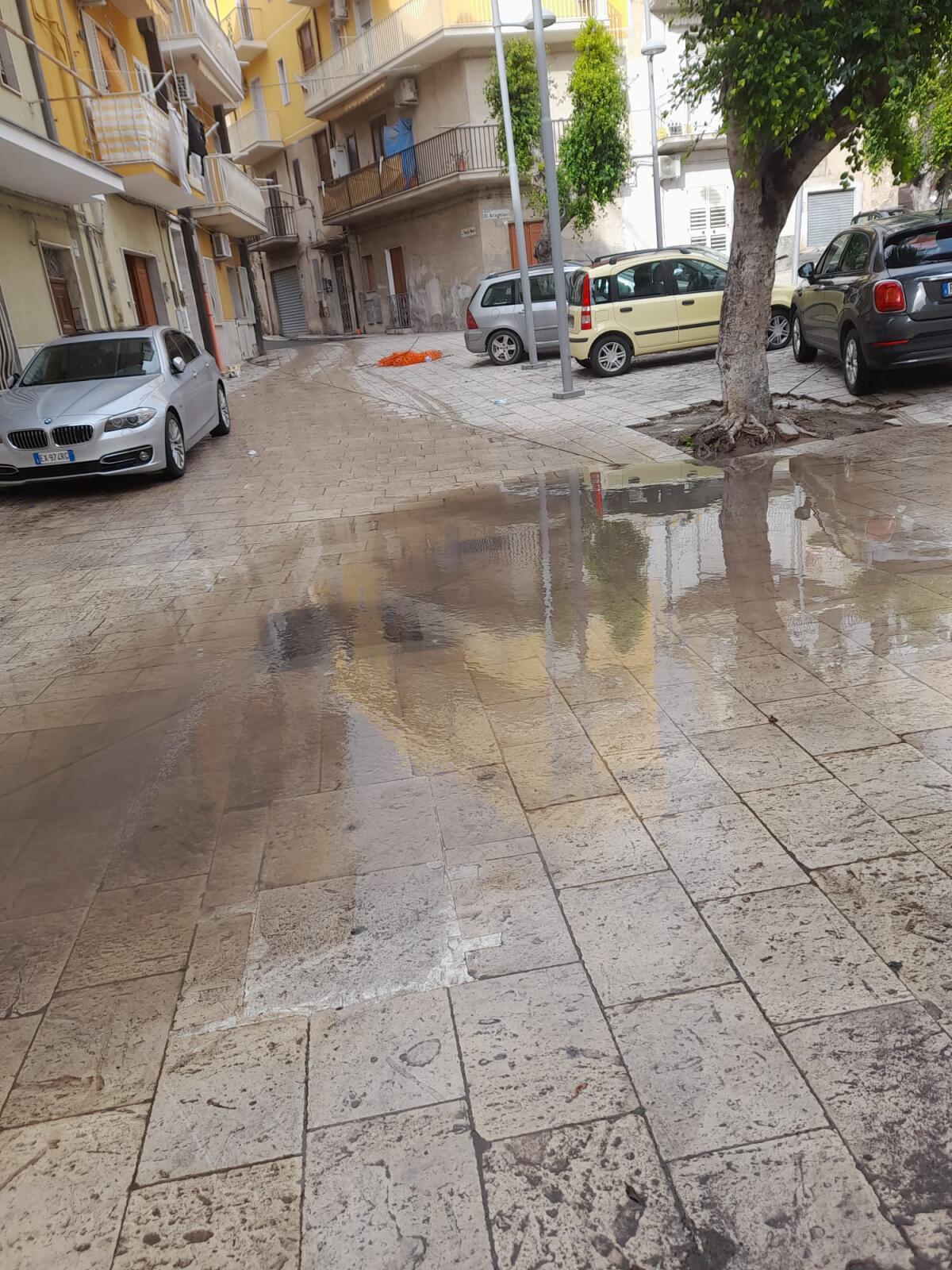Piazza Dante sott&#8217;acqua&#8230; - 