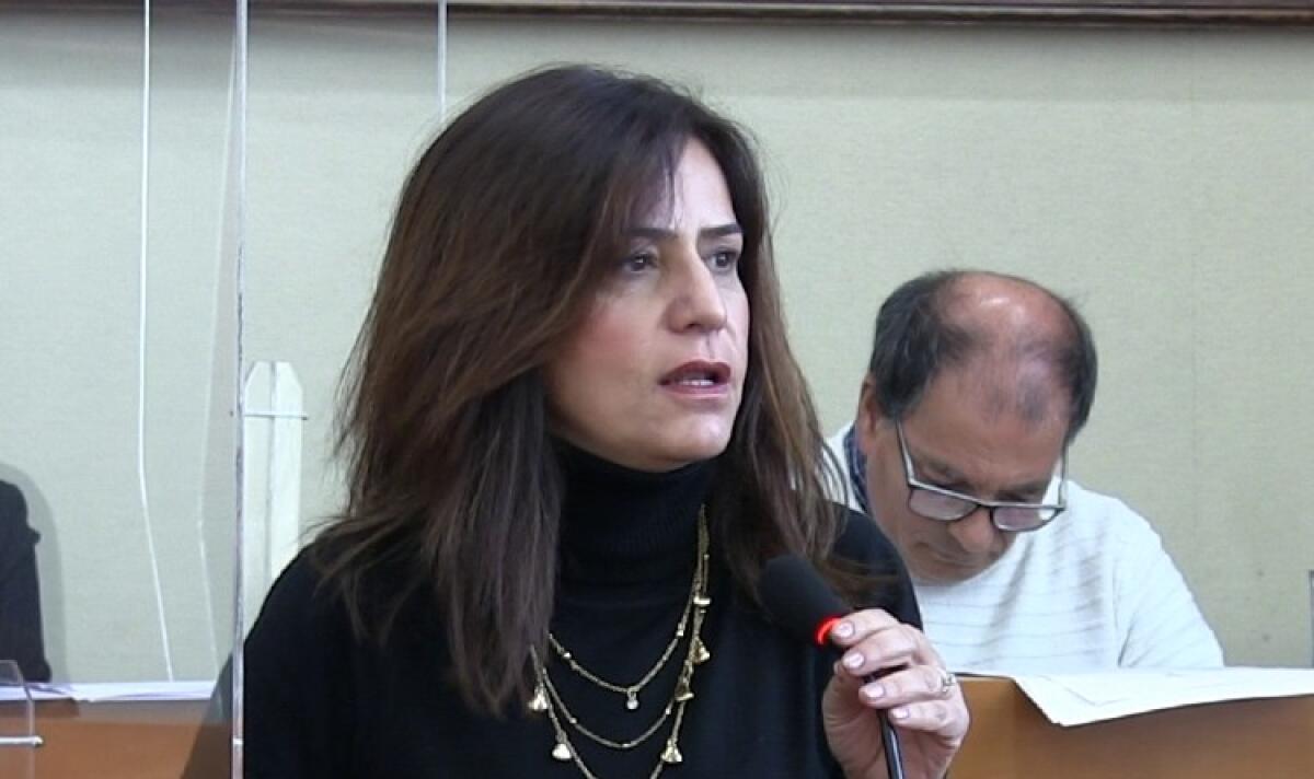 Azione:&#8221;Gela non ha bisogno di funamboli, teatranti e yesman&#8221; - 