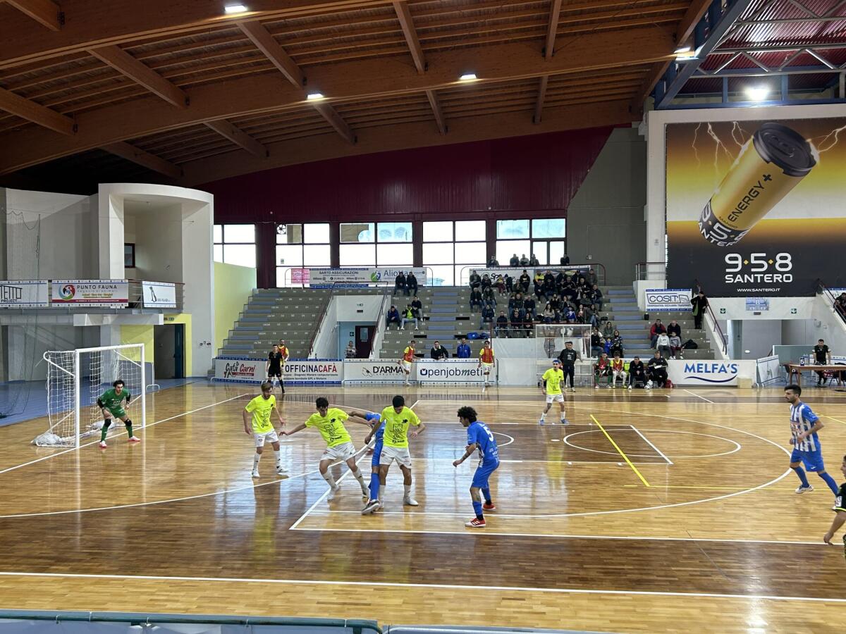 Gela calcio a 5 in trasferta. Fecondo traccia la via: “Crediamo nel miracolo salvezza” -