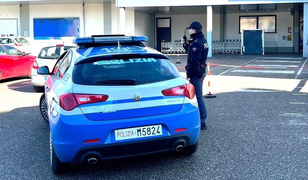 Ruba in un supermercato e fugge, arrestato dalla Polizia -