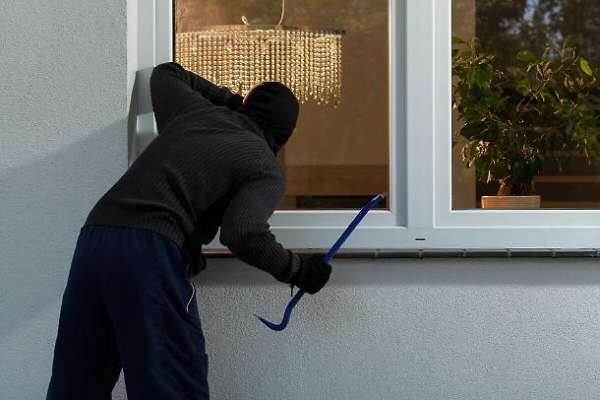 Sventato un furto e arrestato l&#8217;aspirante ladro - 