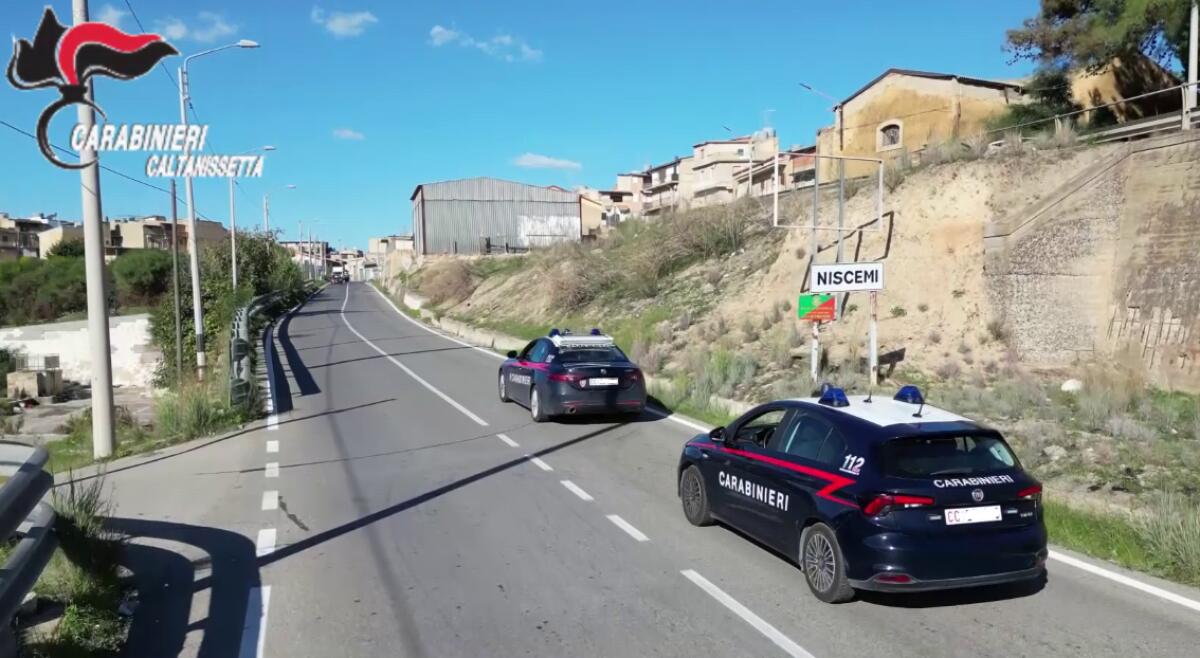 Sorpreso a cedere hashish. Arrestato dai Carabinieri un 23 enne di Niscemi -