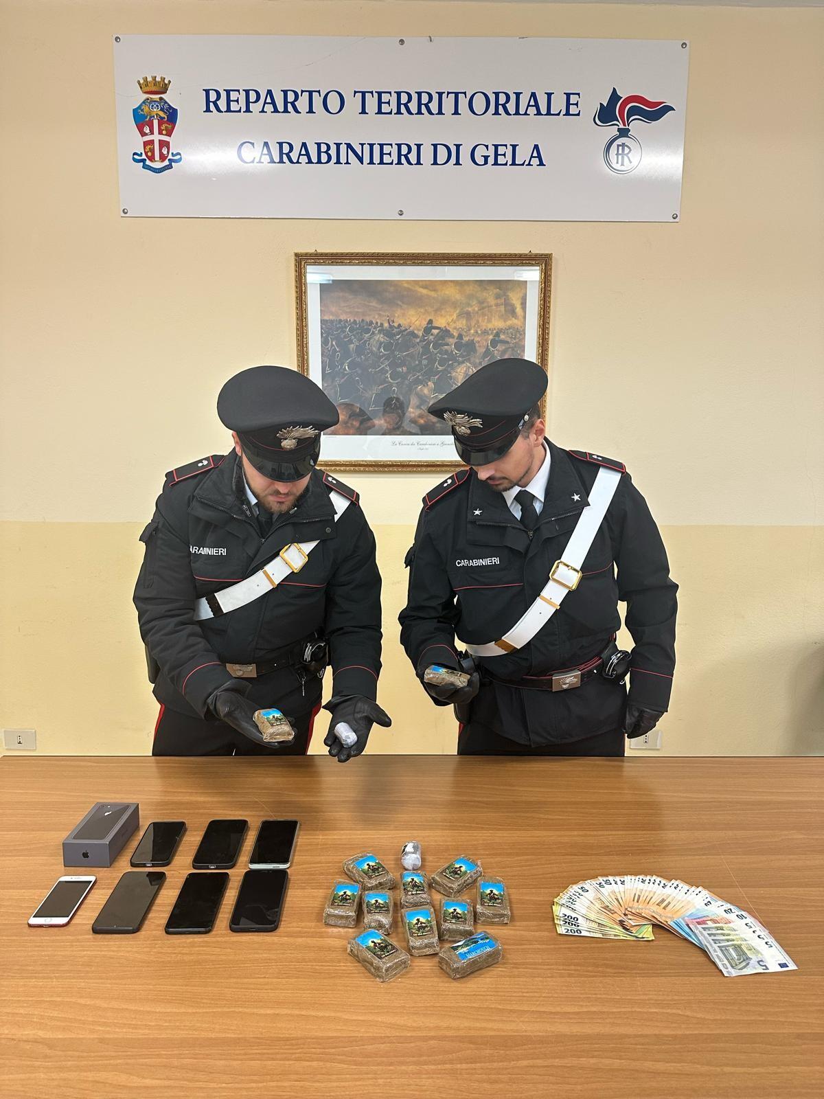 Sorpresi con un chilo e mezzo di hashish. Tre arresti a Gela - 