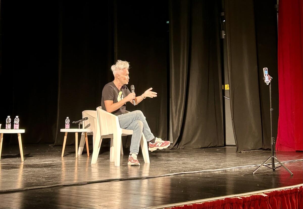 “Ci vuole un fisico bestiale”, l’incontro degli allievi dell’“Eschilo” con il prof. Schettini - 