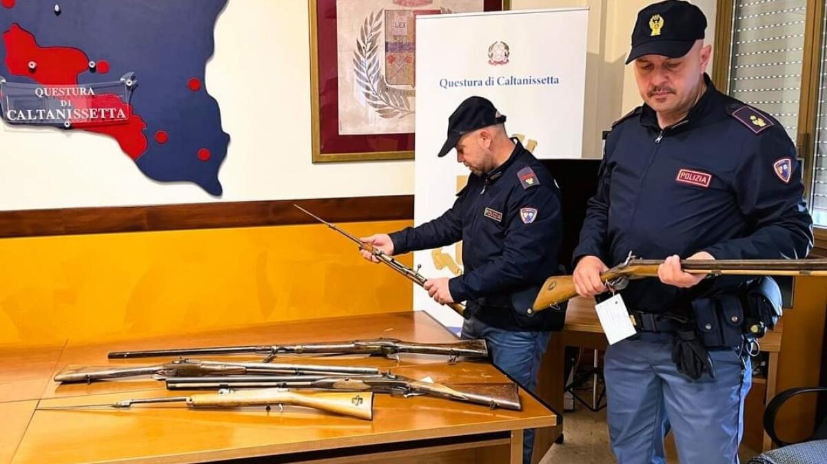 Armi ritirate e pronte alla rottamazione - 