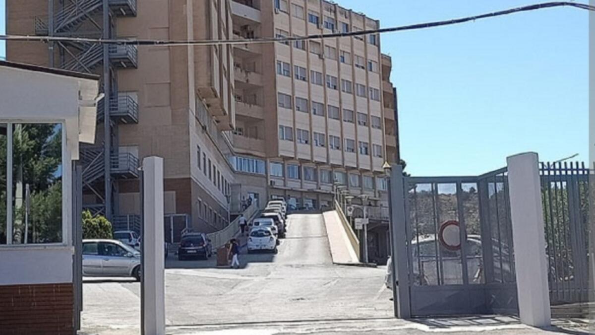 Dimentica di inserire il freno a mano, pensionato licatese investito dalla propria auto - 