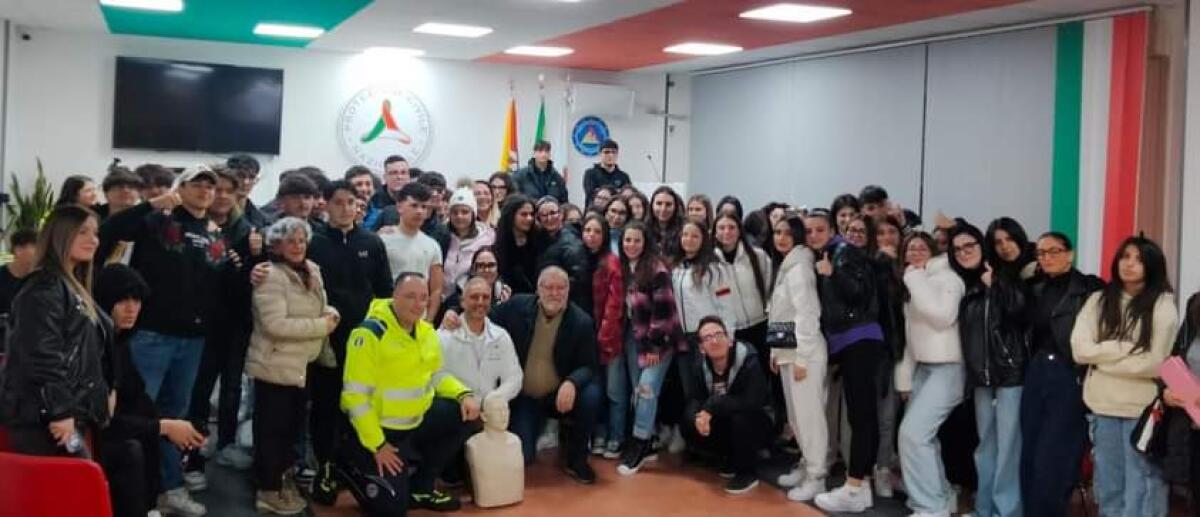 La ProCivis con Christian Manzi ha insegnato il Bls a studenti di Eschilo e Sturzo - 