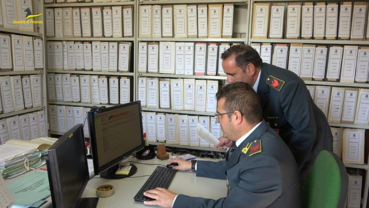 Sequestro di beni e di 800 mila euro ad una società iblea - 