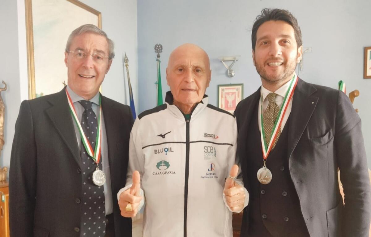 Il recordman Francesco Zito ricevuto dal Sindaco Greco e dall’assessore allo Sport - 
