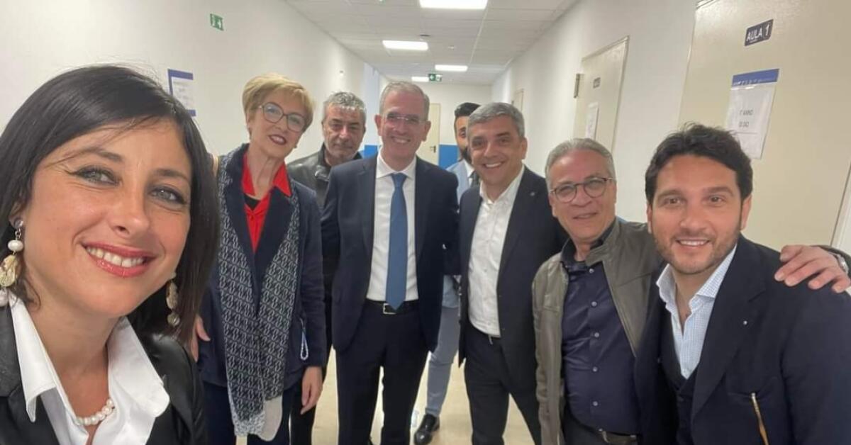 L’on.Falcone fa campagna elettorale in città con 2 assessori -