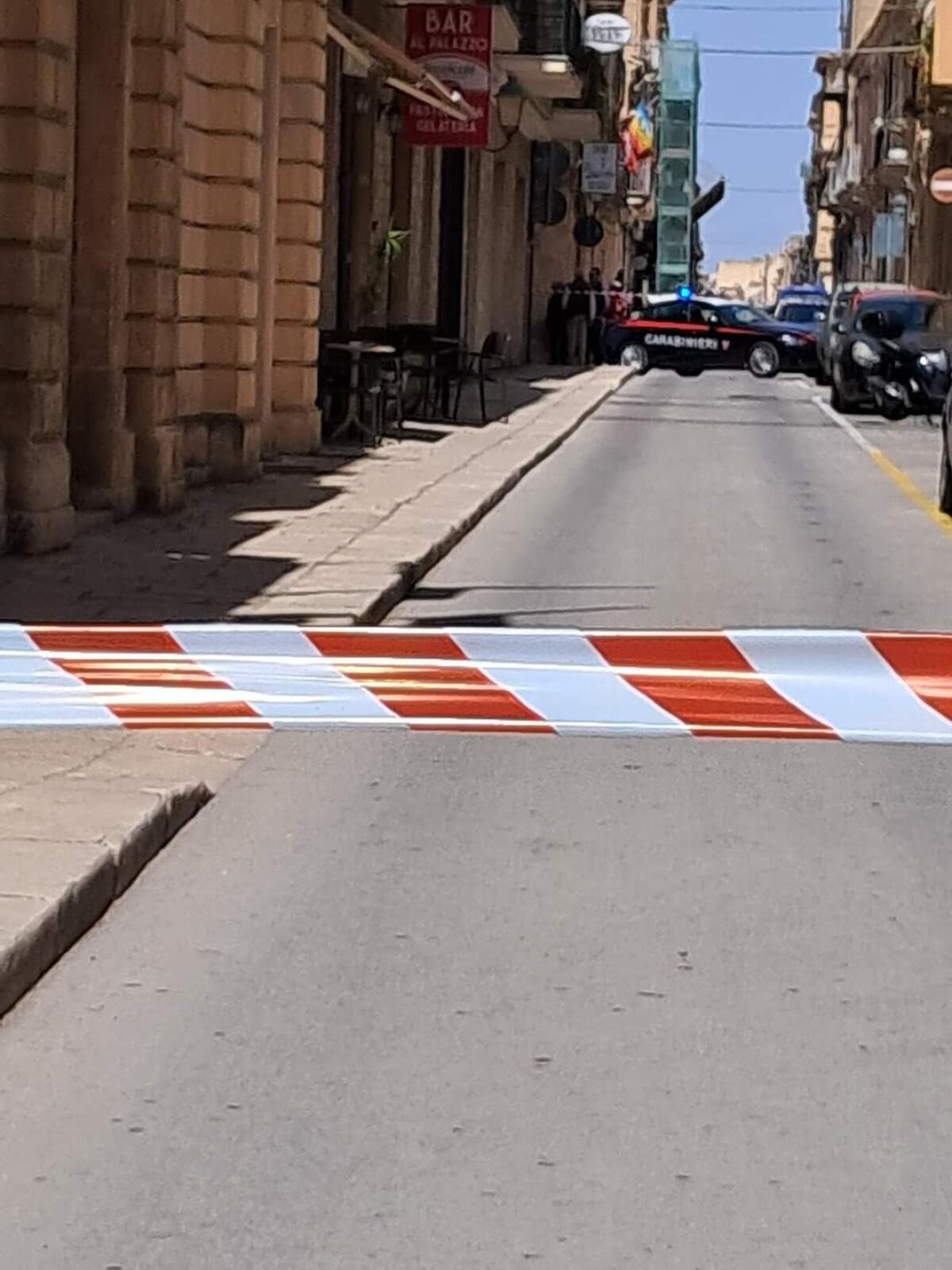 Zaino sospetto al municipio di Vittoria, in azione gli artificieri -