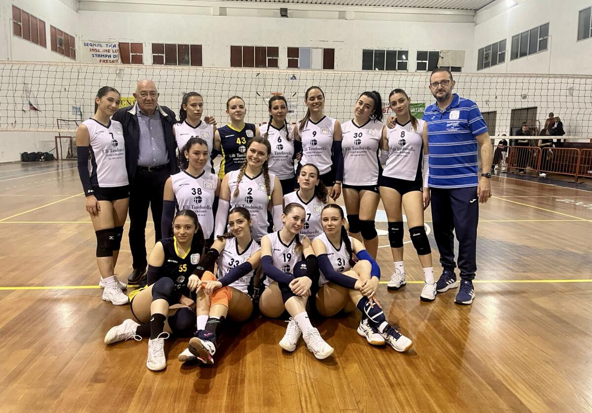 Tutto facile per il Volley Gela: 3-1 alla Limpiados, ora la semifinale - 