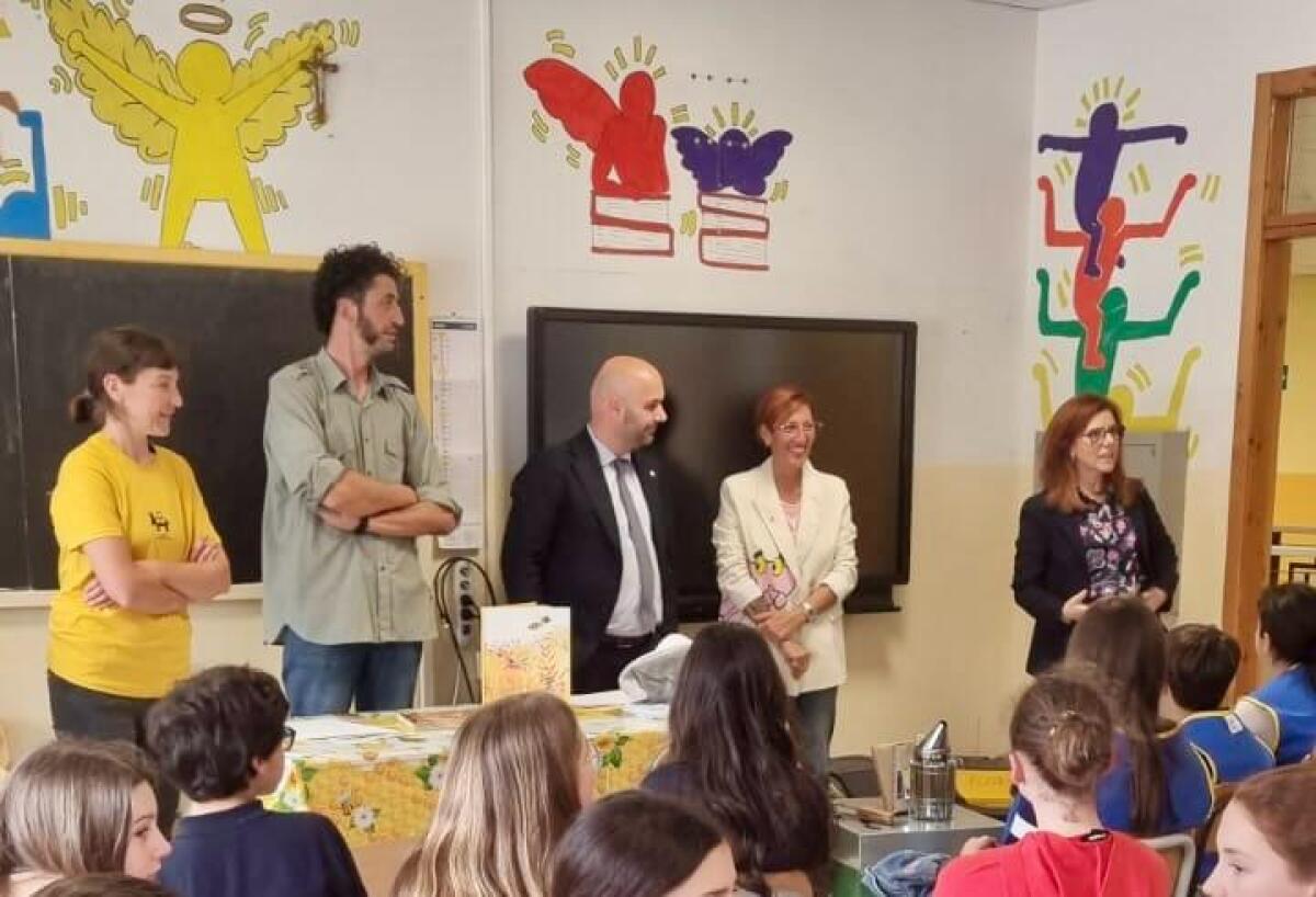 Il laboratorio del Lions Atc e I.C.Verga sulle api - 