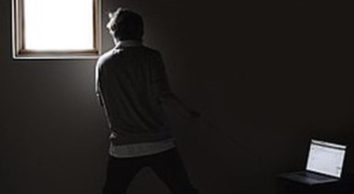 ‘Hikikomori’, cresce l’esercito di auto-segregati in casa. “Anche in Sicilia centinaia di casi” - 