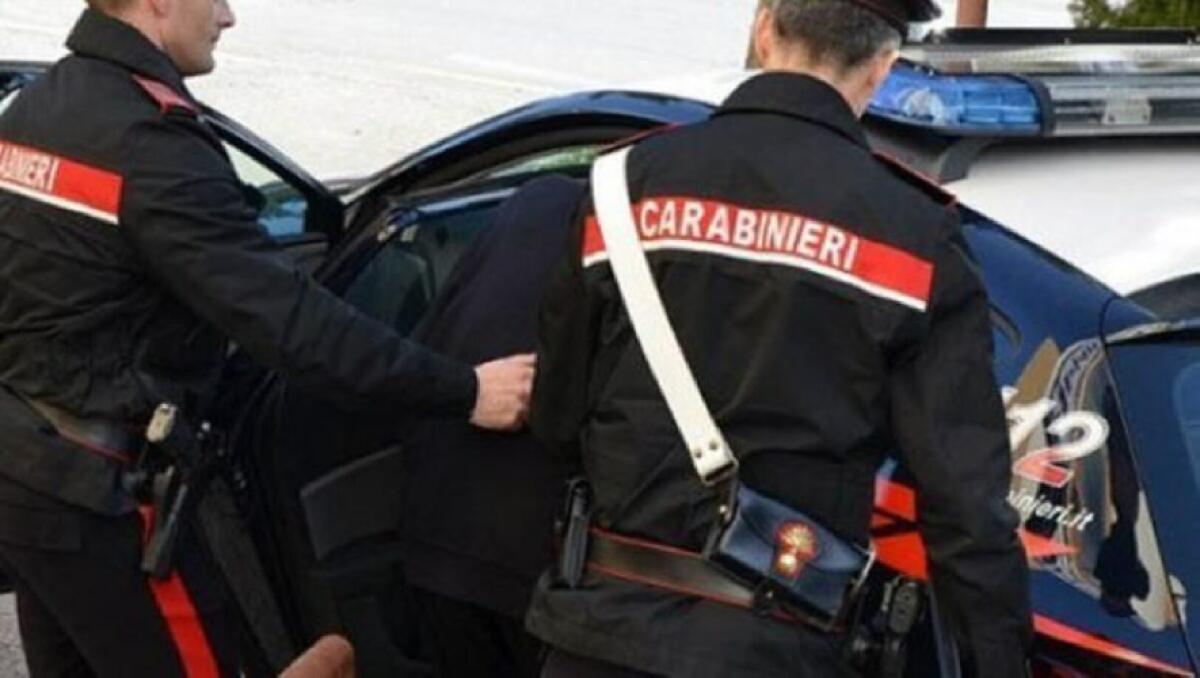 Denunciato un gambiano per spaccio -