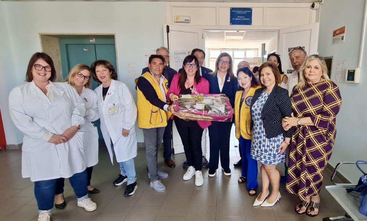 Il Lions di Niscemi dona la Campana della Vita al reparto di oncologia -