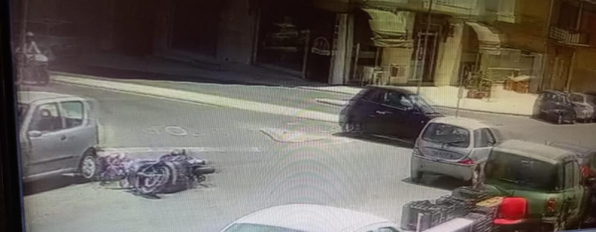 Scontro auto-moto in via Gen. Cascino -