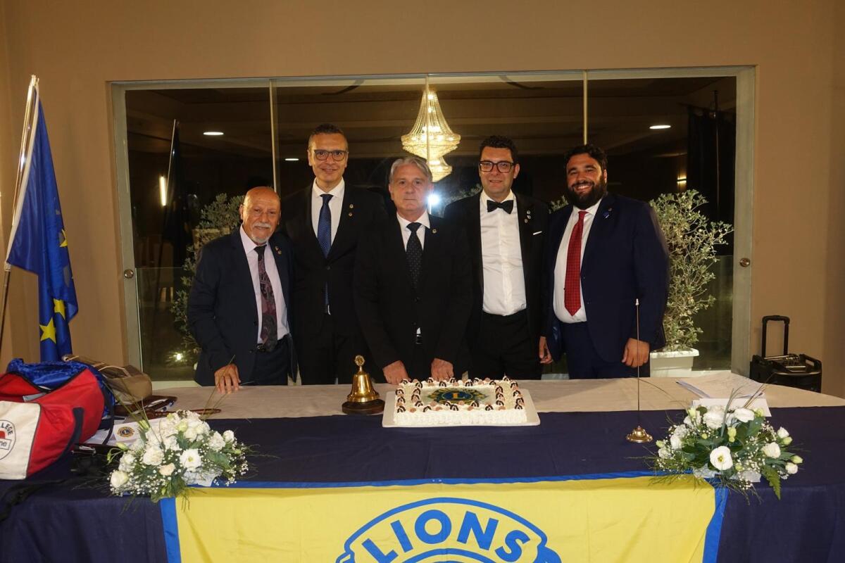 Passaggio della campana al Lions del Golfo di Gela -