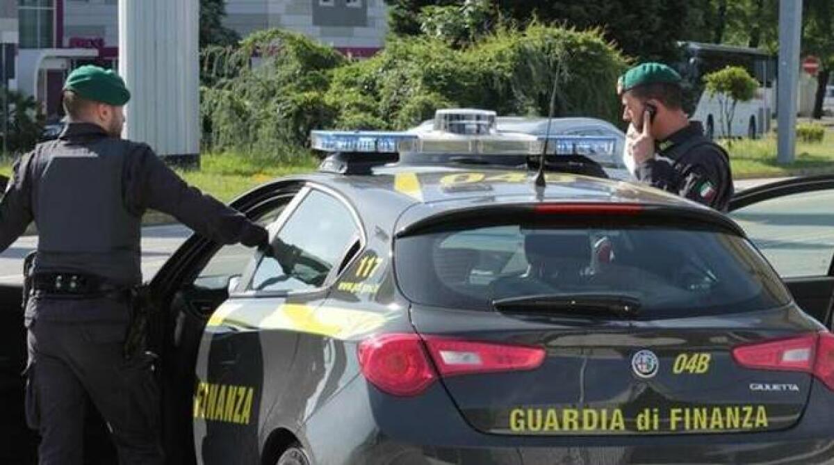 Maxi-truffa fiscale: arresti e sequestri - 