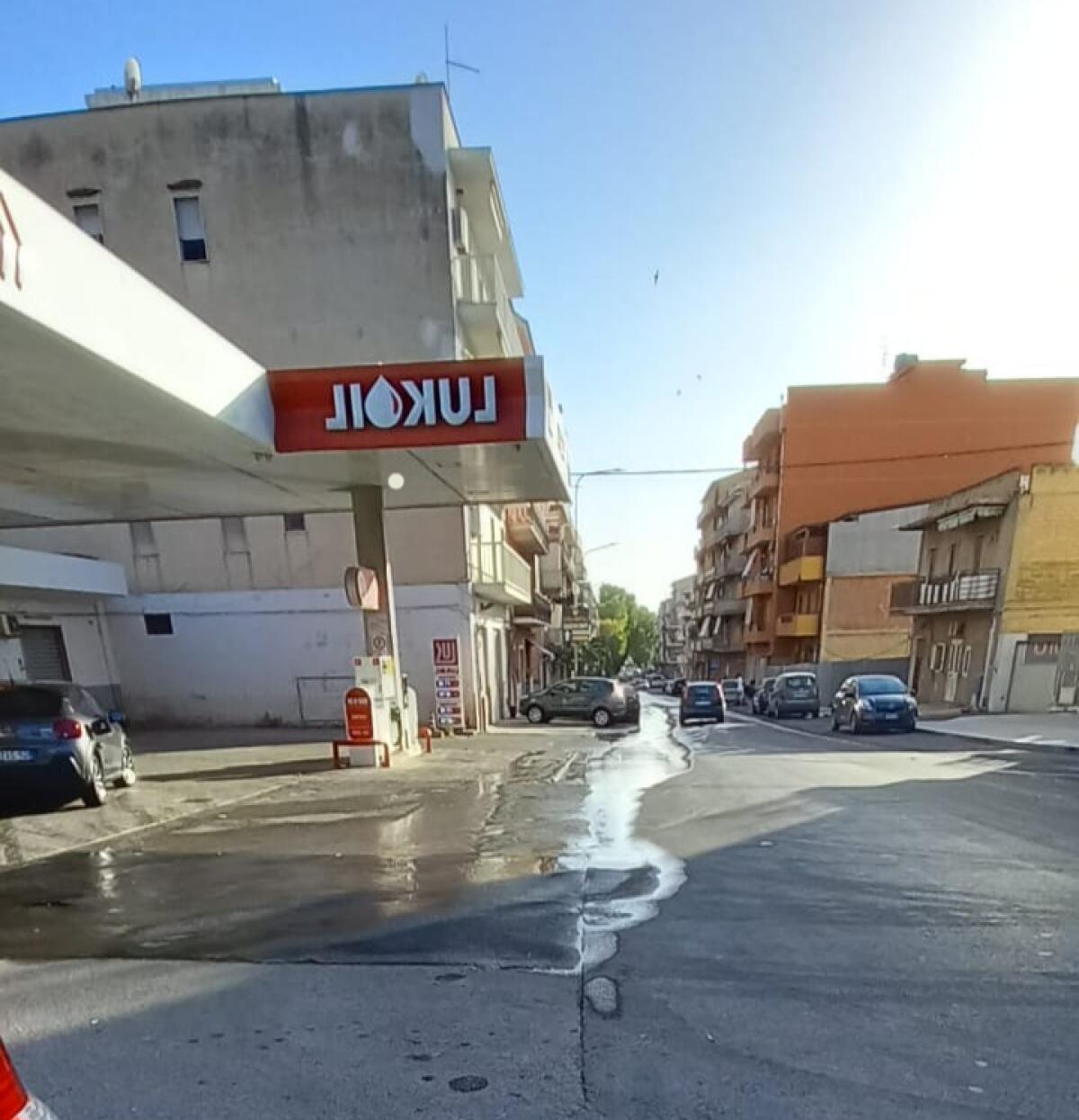 Senza acqua dai rubinetti ma con le perdite…. - 