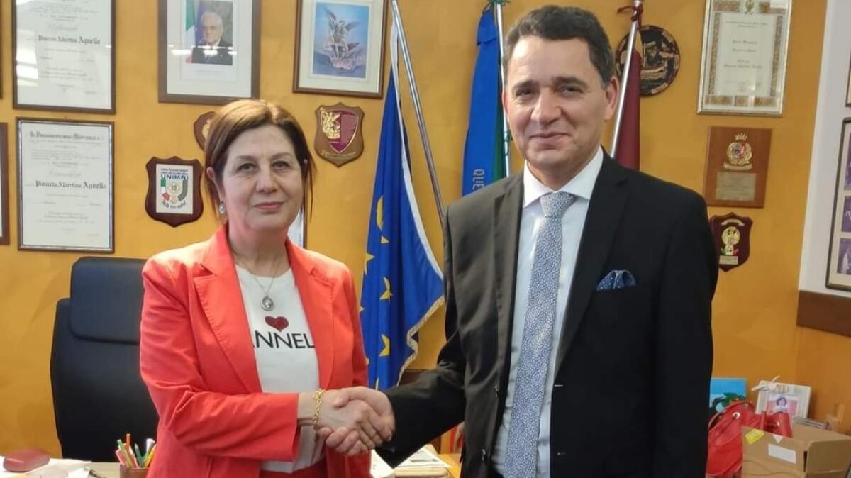 Console tunisino in visita alla Questura - 