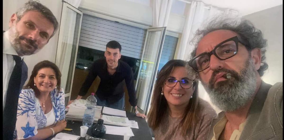 Consiglieri del M5s a confronto con il loro coordinatore cittadino ed assessore - 