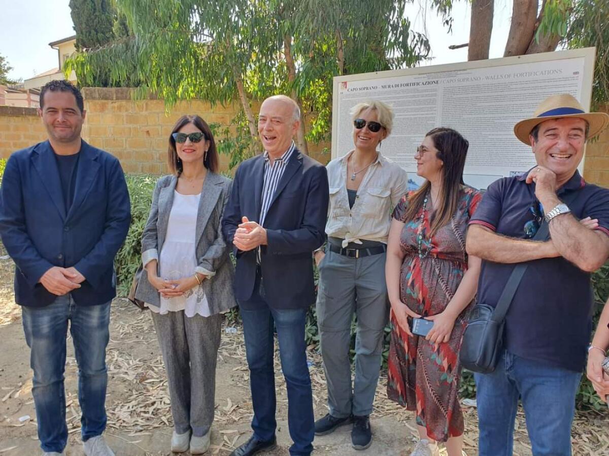 Visita istituzionale al campo archeologico internazionale alle mura timoleontee -
