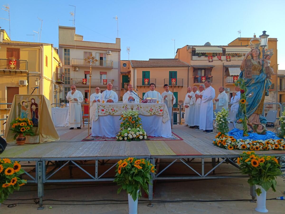 La messa della Madonna del Carmine per una giovane mamma in coma - 