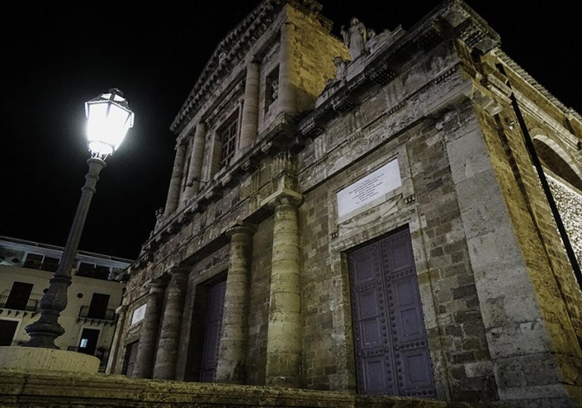 Domani passeggiata al Centro storico murato - 