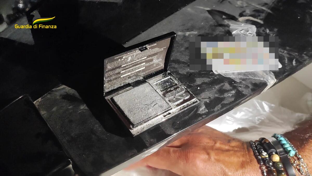 Antidroga: tre arresti. La vendita dello stupefacente fruttava 15 mila euro al mese -