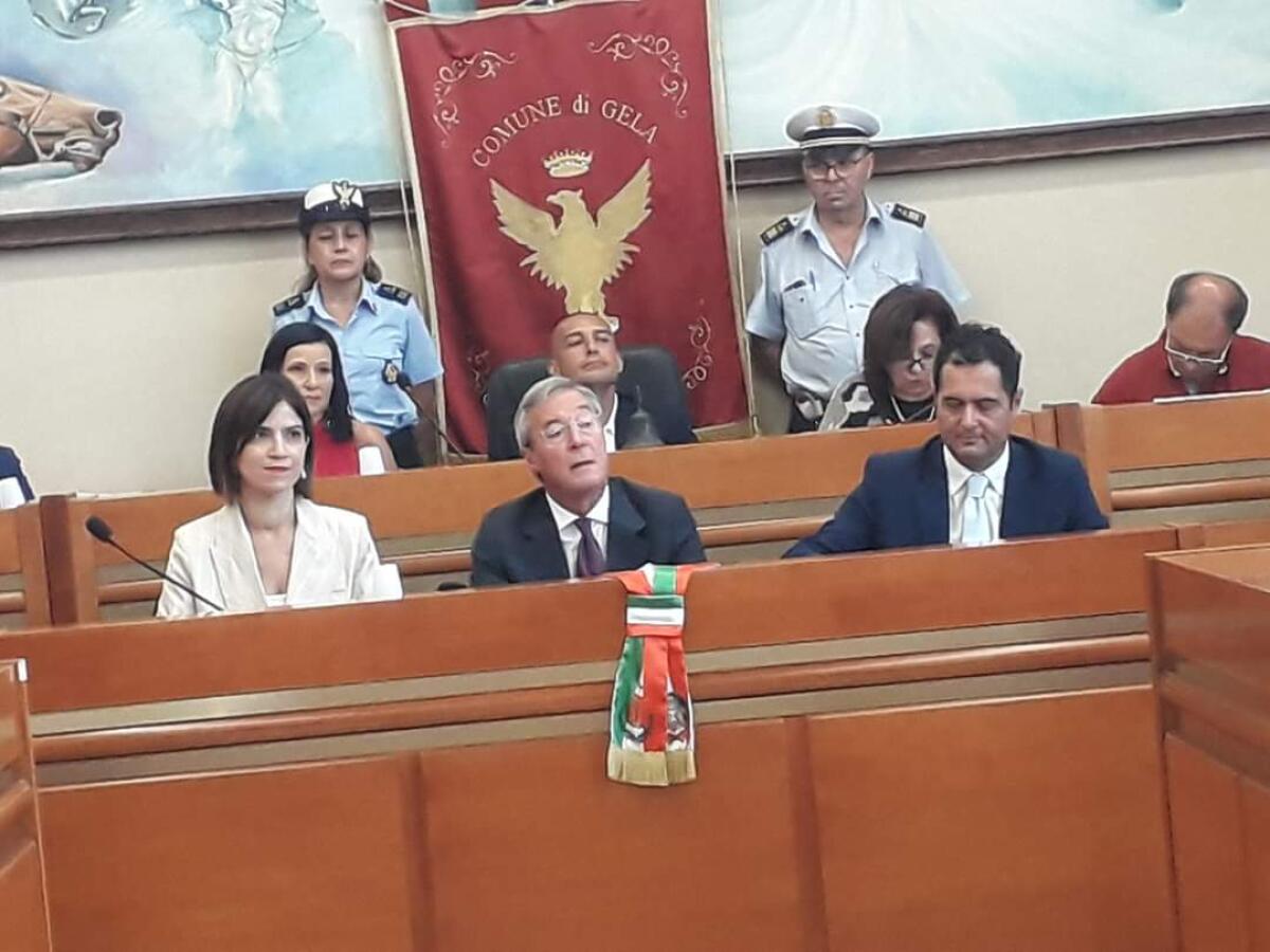 Di Paola: Auguri di buon lavoro ai sindaci di Gela e Caltanissetta ed ai rispettivi Consigli Comunali - 