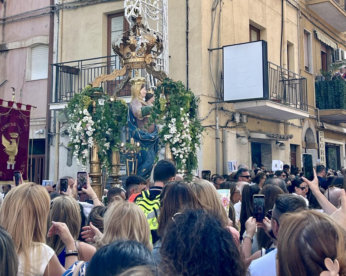 Comincia il viaggio di Maria Ss.ma delle Grazie per le vie delle città  - 