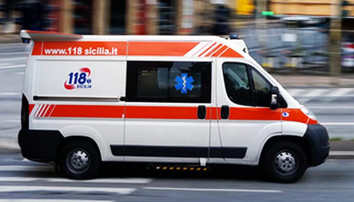 Un&#8217;ambulanza per due: di giorno a Resuttano, la notte a Butera - 