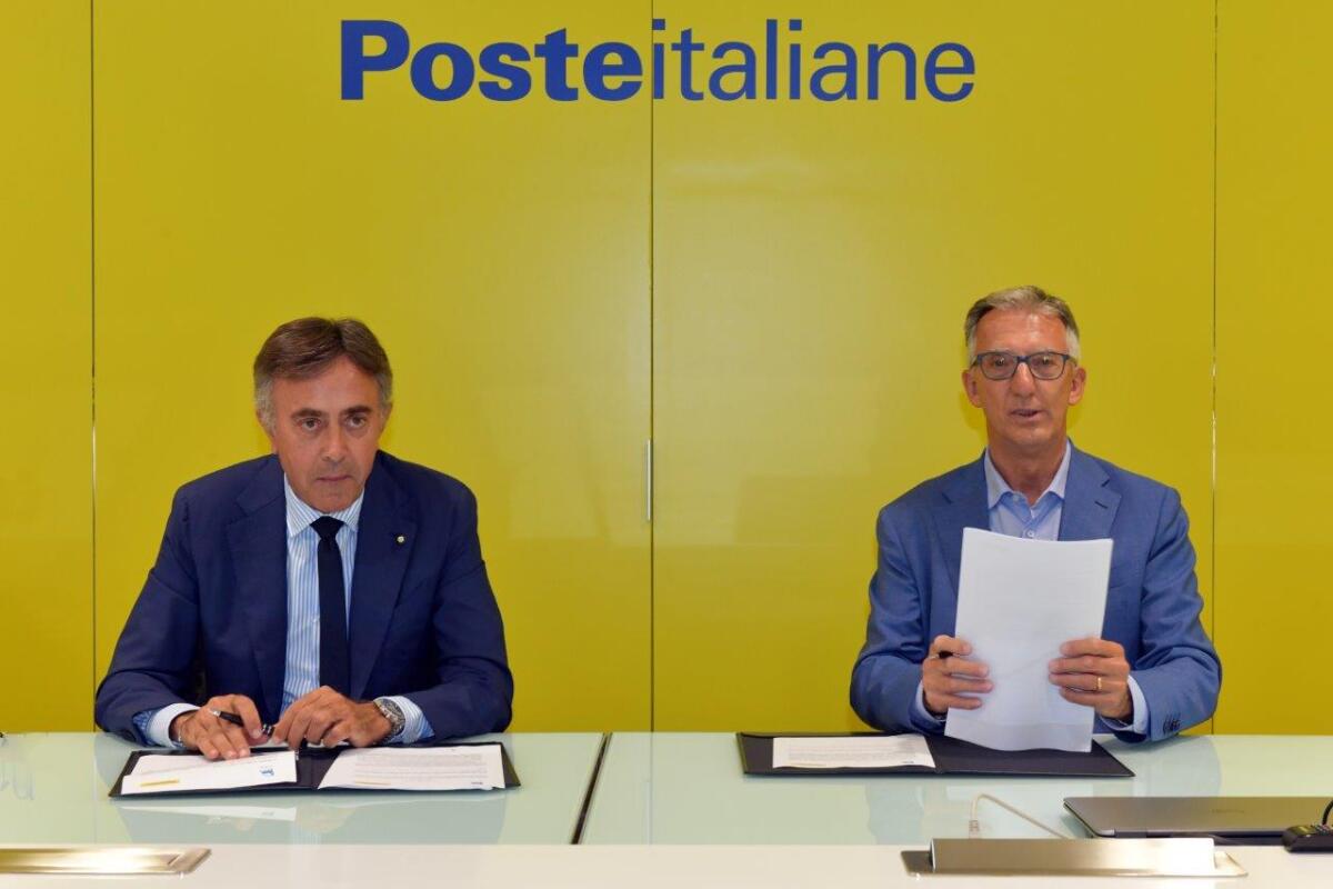 La flotta aerea e terrestre di Poste italiane viaggerà con i biocarburanti di Eni - 